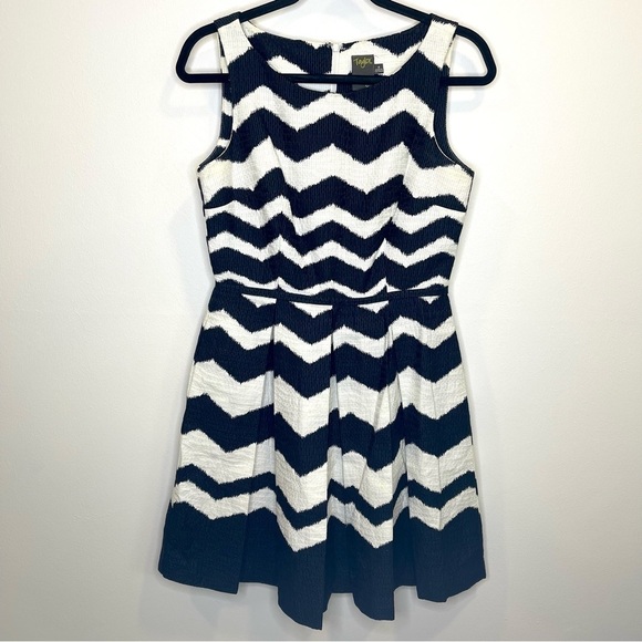 Taylor Chevron Zig Zag Jacquard Black White Fit Flare Dress Size 4 - Picture 3 of 15